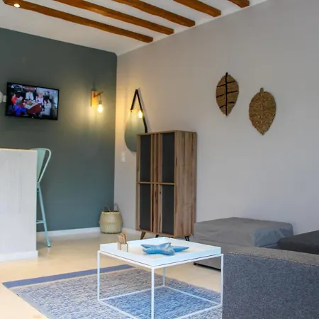 بيت ريفي Lamprini's Deluxe *