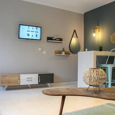 بيت ريفي Lamprini's Deluxe *