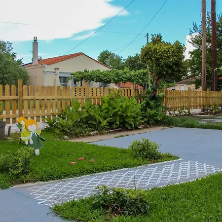 Lamprini's Deluxe بيت ريفي لايميناس