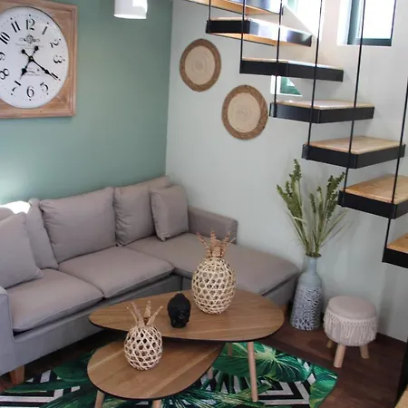 بيت ريفي Lamprini's Deluxe