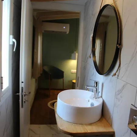 بيت ريفي Lamprini's Deluxe