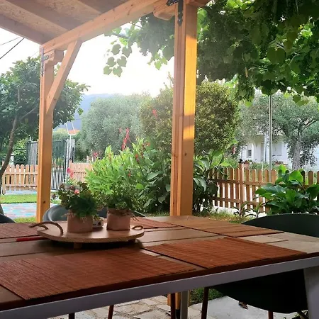 Lamprini's Deluxe * لايميناس