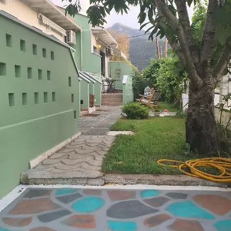 بيت ريفي Lamprini's Deluxe *