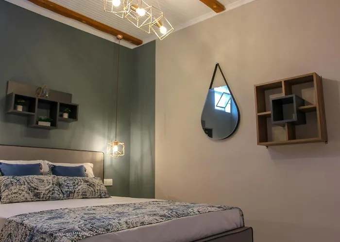 宾馆 Lamprini's Deluxe *