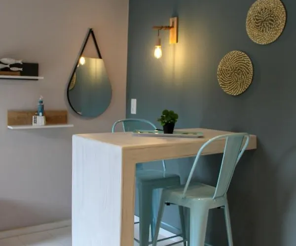 Lamprini's Deluxe 宾馆 *