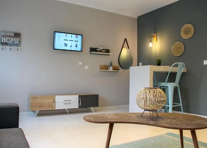 宾馆 Lamprini's Deluxe *