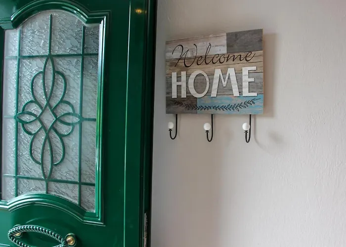 Lamprini's Deluxe 宾馆 *