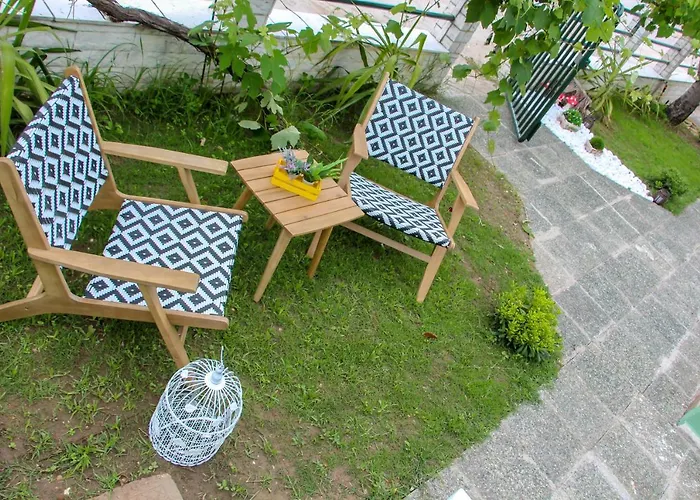 Lamprini's Deluxe 宾馆 *