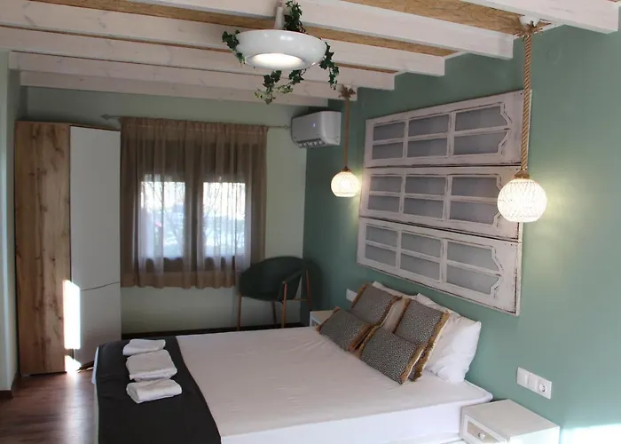 Lamprini's Deluxe 宾馆 *