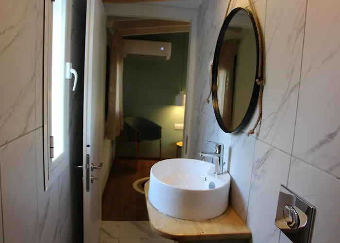 宾馆 Lamprini's Deluxe